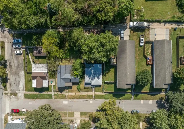 Photo 3 of Sale Pending at 2718 Mary St, Saint Joseph, MO 64507 | MLS# 2640794 | Listing updated on 2026-10-09
