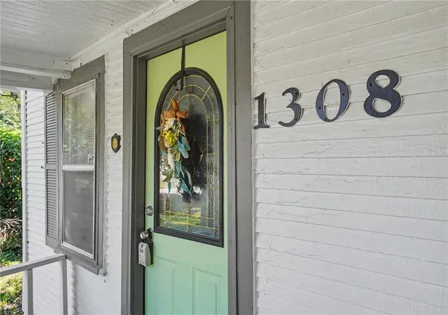 Photo 2 of Single family home for sale at 1308 Oak Hl Ave, Lawrence, KS 66044 | MLS# 2640796 | Listing updated on 2026-10-08