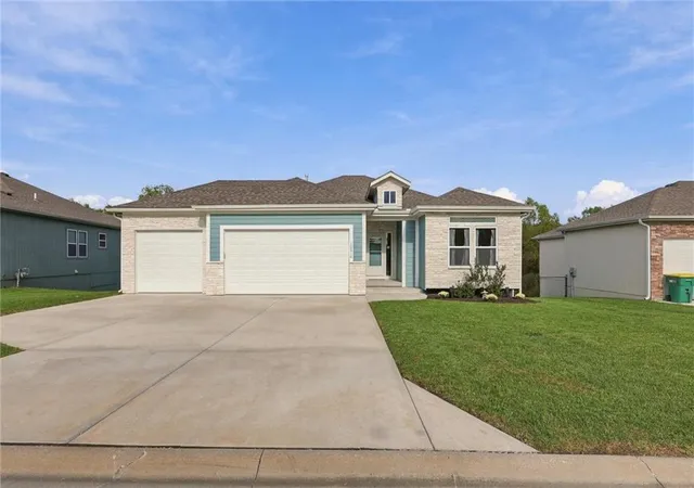 Photo 2 of Single family home for sale at 10514 Augusta Dr, Kansas City, KS 66109 | MLS# 2640800 | Listing updated on 2026-10-22