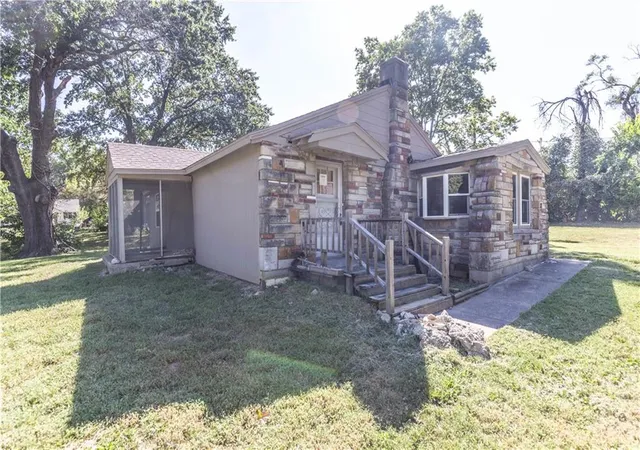 Photo 3 of Single family home for sale at 4415 August Ln, Kansas City, KS 66106 | MLS# 2640803 | Listing updated on 2026-09-07