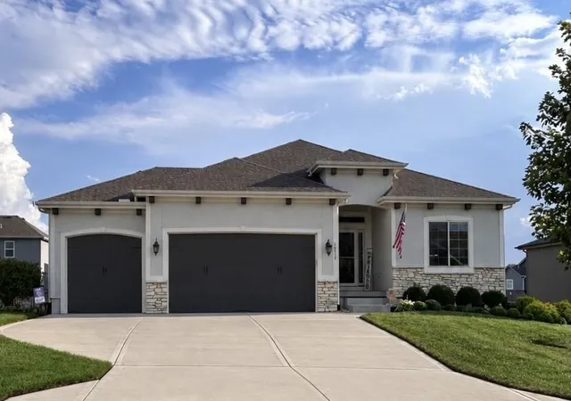 Photo 1 of Sale Pending at 1515 Sw Arbor Fls Dr, Lees Summit, MO 64082 | MLS# 2640804 | Listing updated on 2026-09-13