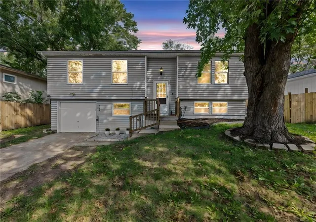 Photo 1 of Single family home for sale at 108 W Mcdonald St, Edgerton, KS 66021 | MLS# 2640809 | Listing updated on 2026-10-06
