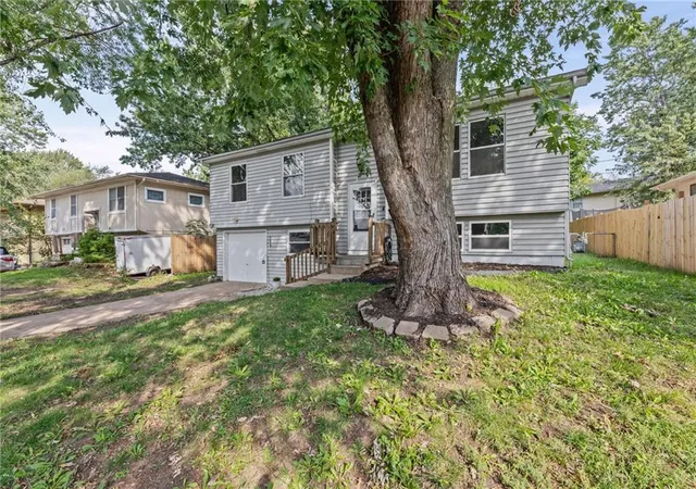 Photo 3 of Single family home for sale at 108 W Mcdonald St, Edgerton, KS 66021 | MLS# 2640809 | Listing updated on 2026-10-06