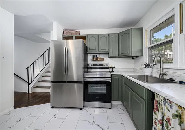 Photo 3 of Single family home for sale at 3217 Westwood Ct, Topeka, KS 66614 | MLS# 2640814 | Listing updated on 2026-10-05