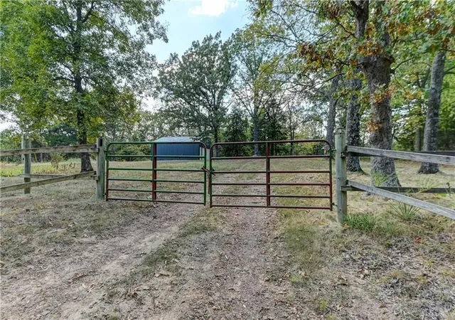 Photo 3 of Single family home for sale at 7425 Sw 101st Road, Osceola, MO 64776 | MLS# 2640815 | Listing updated on 2026-09-20