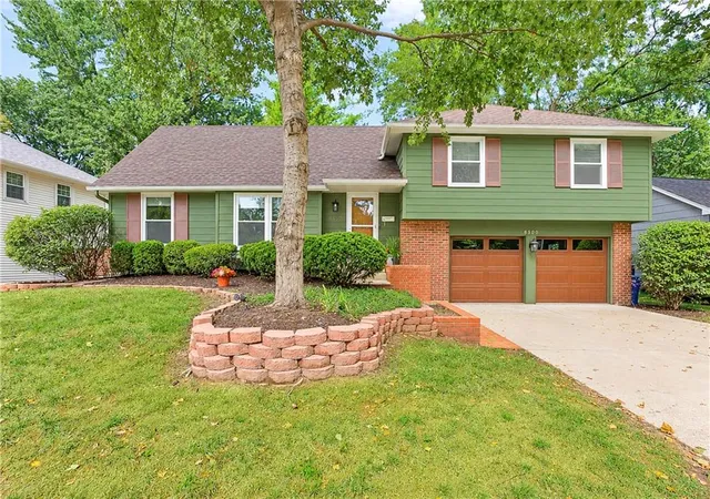 Single family home for sale at 8300 W 97th Terrace, Overland Park, KS 66212 | MLS# 2640819