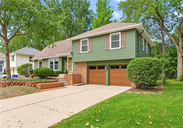 Photo 2 of Single family home for sale at 8300 W 97th Terrace, Overland Park, KS 66212 | MLS# 2640819 | Listing updated on 2026-09-17