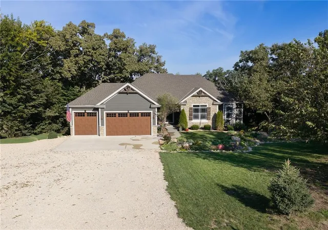 Photo 1 of Single family home for sale at 17361 Blue Moon Ln, Tonganoxie, KS 66086 | MLS# 2640821 | Listing updated on 2026-10-11