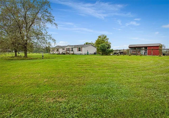 Single family home for sale at 5636 Perrin Rd, Lathrop, MO 64465 | MLS# 2640822