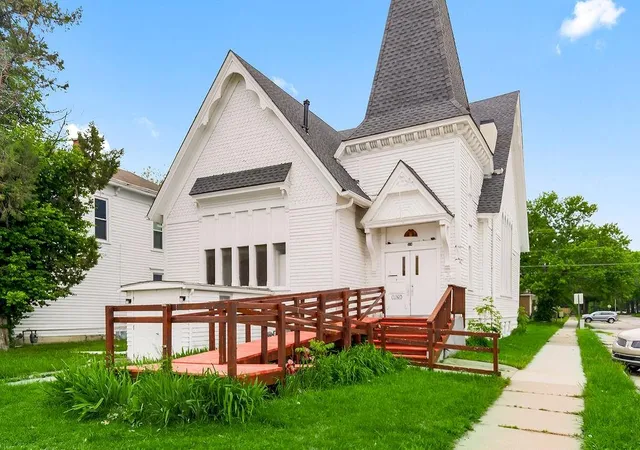Single family home for sale at 304 S Walnut St, Ottawa, KS 66067 | MLS# 2640825