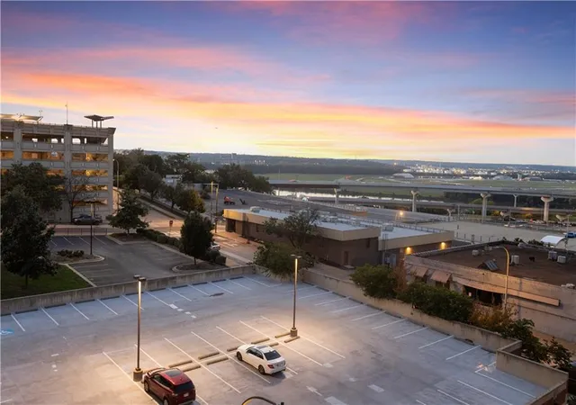 Photo 2 of Condo for sale at 700 Broadway Blvd #401, Kansas City, MO 64105 | MLS# 2640826 | Listing updated on 2026-10-01