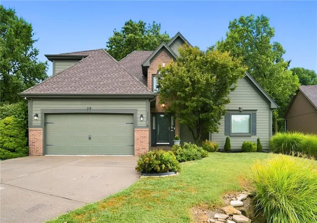 Photo 2 of Single family home for sale at 8625 N Dawn Ave, Kansas City, MO 64154 | MLS# 2640834 | Listing updated on 2026-09-26