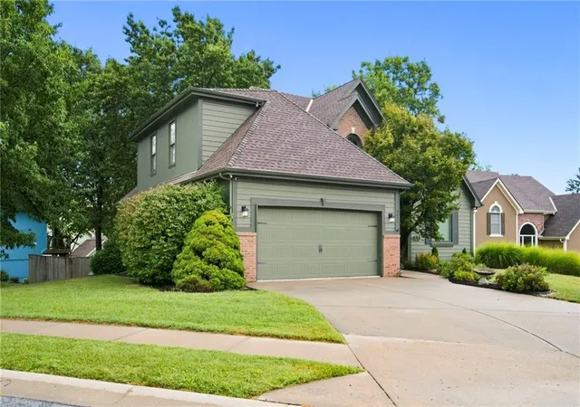 Photo 3 of Single family home for sale at 8625 N Dawn Ave, Kansas City, MO 64154 | MLS# 2640834 | Listing updated on 2026-09-26