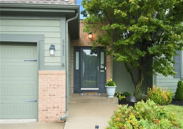 Single family home for sale at 8625 N Dawn Ave, Kansas City, MO 64154 | MLS# 2640834 | Listing updated on 2026-09-26