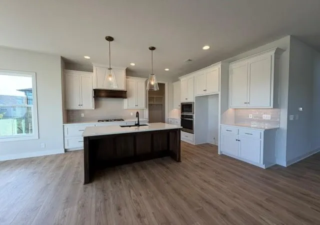 Photo 2 of Single family home for sale at 1503 Sw Arbor Park Dr, Lees Summit, MO 64082 | MLS# 2640835 | Listing updated on 2026-09-18