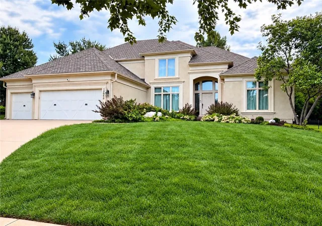 Photo 1 of Sale Pending at 15040 Sherwood St, Overland Park, KS 66224 | MLS# 2640841 | Listing updated on 2026-09-29