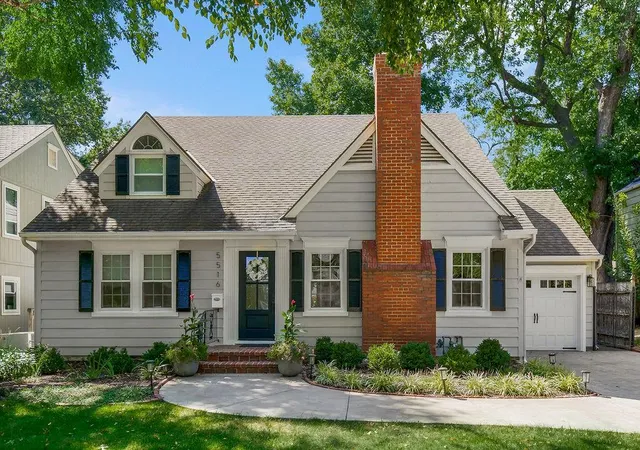 Photo 2 of Single family home for sale at 5516 Fairway Rd, Fairway, KS 66205 | MLS# 2640847 | Listing updated on 2026-10-09