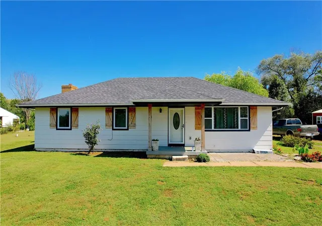 Photo 2 of Single family home for sale at 15625 Washington School Rd, Excelsior Springs, MO 64024 | MLS# 2640849 | Listing updated on 2026-10-03