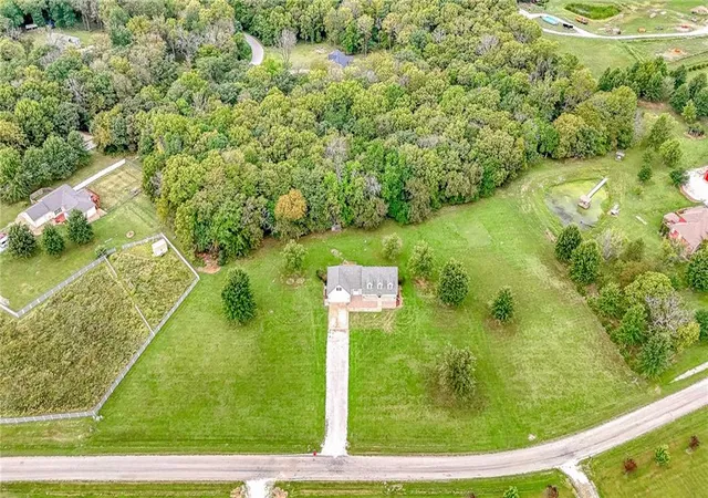 Photo 4 of Single family home for sale at 798 NW 1621 Road, Bates City, MO 64011 | MLS# 2640851 | Listing updated on 2026-10-03
