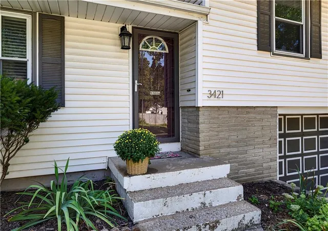 Photo 3 of Sale Pending at 3421 N Chelsea Ave, Kansas City, MO 64117 | MLS# 2640856 | Listing updated on 2026-09-14