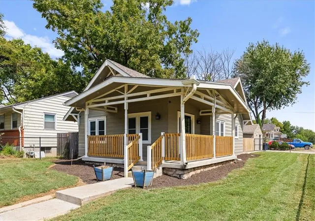 Photo 2 of Single family home for sale at 8315 Paseo Blvd, Kansas City, MO 64131 | MLS# 2640861 | Listing updated on 2026-09-08