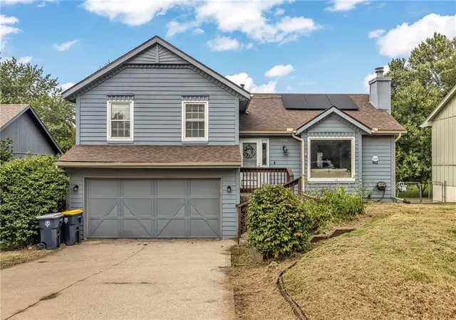 Photo 1 of Single family home for sale at 516 Nw 80th Terrace, Kansas City, MO 64118 | MLS# 2640871 | Listing updated on 2026-10-06