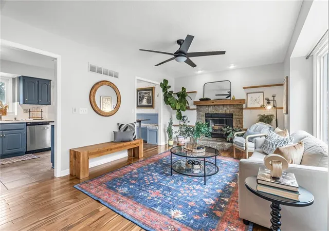 Photo 3 of Single family home for sale at 516 NW 80th Terrace, Kansas City, MO 64118 | MLS# 2640871 | Listing updated on 2026-10-06
