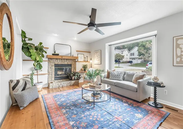 Photo 4 of Single family home for sale at 516 NW 80th Terrace, Kansas City, MO 64118 | MLS# 2640871 | Listing updated on 2026-10-06