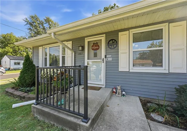 Photo 2 of Single family home for sale at 1703 Seneca St, Leavenworth, KS 66048 | MLS# 2640875 | Listing updated on 2026-09-23