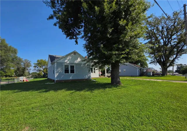 Photo 3 of Single family home for sale at 620 W 25th Terrace, Higginsville, MO 64037 | MLS# 2640880 | Listing updated on 2026-10-03