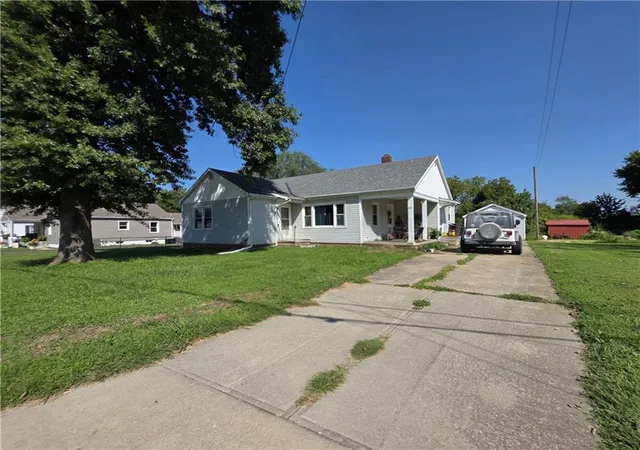 Photo 3 of Single family home for sale at 620 W 25th Terrace, Higginsville, MO 64037 | MLS# 2640880 | Listing updated on 2026-10-03