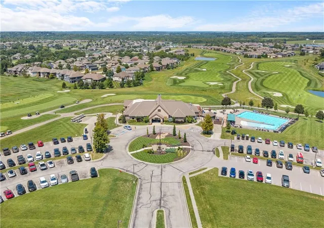 Photo 4 of Single family home for sale at 801 Bridgeshire Dr, Raymore, MO 64083 | MLS# 2640882 | Listing updated on 2026-09-24