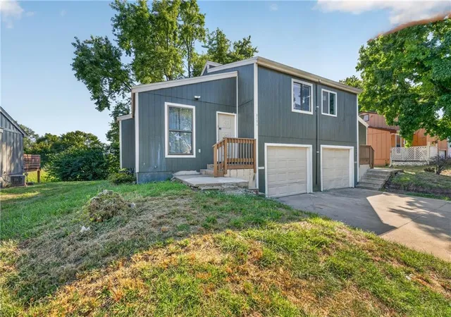 Photo 2 of Multi family home for sale at 8484 Lane Dr, Raytown, MO 64138 | MLS# 2640886 | Listing updated on 2026-09-16
