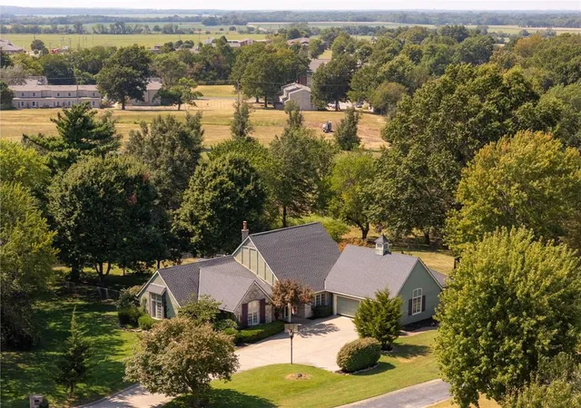 Photo 78 of Single family home for sale at 615 W Willow Ln, Ottawa, KS 66067 | MLS# 2640888 | Listing updated on 2026-10-08