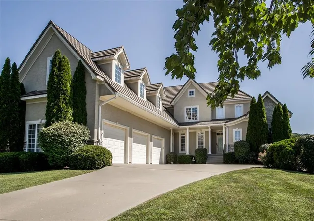 Single family home for sale at 3509 S Saddle Ridge Dr, Independence, MO 64057 | MLS# 2640891