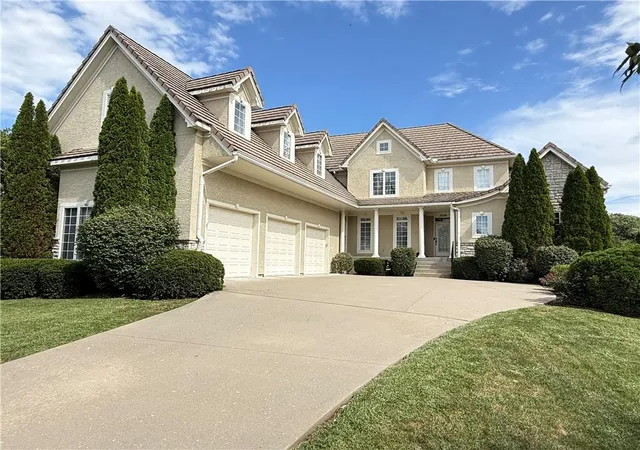 Photo 1 of Single family home for sale at 3509 S Saddle Ridge Dr, Independence, MO 64057 | MLS# 2640891 | Listing updated on 2026-09-15