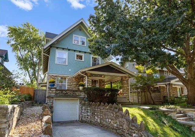 Photo 2 of Sale Pending at 3835 Harrison Blvd, Kansas City, MO 64109 | MLS# 2640916 | Listing updated on 2026-10-06