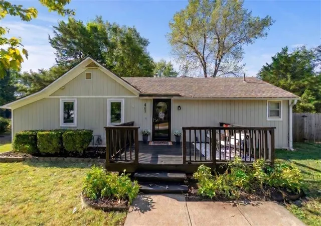 Photo 1 of Single family home for sale at 401 S Harrison St, Spring Hill, KS 66083 | MLS# 2640924 | Listing updated on 2026-09-14