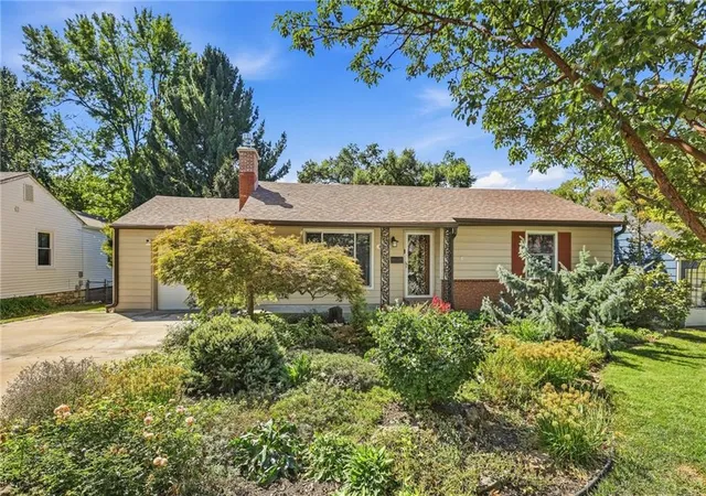 Photo 1 of Sale Pending at 4127 W 54th Street, Roeland Park, KS 66205 | MLS# 2640925 | Listing updated on 2026-10-01