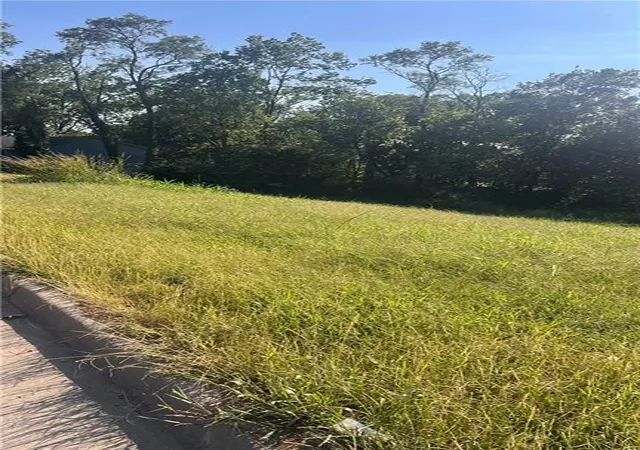 Photo 3 of Land for sale at 5014 Nw Strathbury Dr, Riverside, MO 64150 | MLS# 2640932 | Listing updated on 2026-09-08