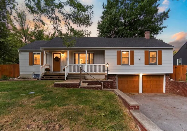 Photo 1 of Single family home for sale at 6946 Horton St, Overland Park, KS 66204 | MLS# 2640937 | Listing updated on 2026-10-17