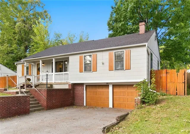 Photo 2 of Single family home for sale at 6946 Horton St, Overland Park, KS 66204 | MLS# 2640937 | Listing updated on 2026-10-17