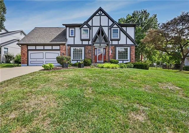 Photo 1 of Sale Pending at 10601 Barton St, Overland Park, KS 66214 | MLS# 2640939 | Listing updated on 2026-10-07