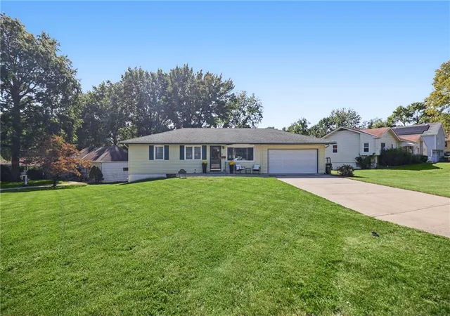 Photo 4 of Single family home for sale at 3900 S Delaware Ave, Independence, MO 64055 | MLS# 2640949 | Listing updated on 2026-10-08