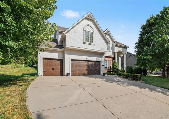 Photo 3 of Single family home for sale at 8509 N Eastern Ave, Kansas City, MO 64157 | MLS# 2640958 | Listing updated on 2026-09-26