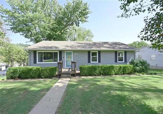 Photo 1 of Single family home for sale at 1421 Todd St, Platte City, MO 64079 | MLS# 2640969 | Listing updated on 2026-09-19