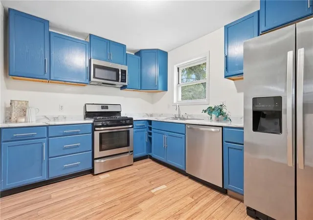 Photo 3 of Single family home for sale at 912 Colbern Dr, Belton, MO 64012 | MLS# 2640978 | Listing updated on 2026-10-07