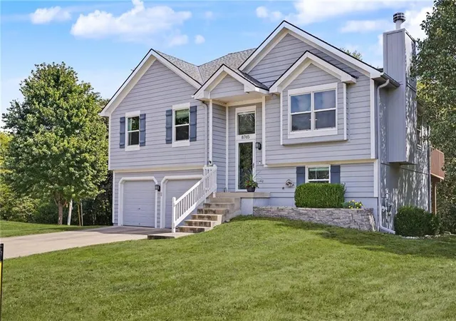 Photo 3 of Single family home for sale at 8765 Thompson Dr, De Soto, KS 66018 | MLS# 2640983 | Listing updated on 2026-09-17