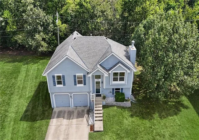 Single family home for sale at 8765 Thompson Dr, De Soto, KS 66018 | MLS# 2640983