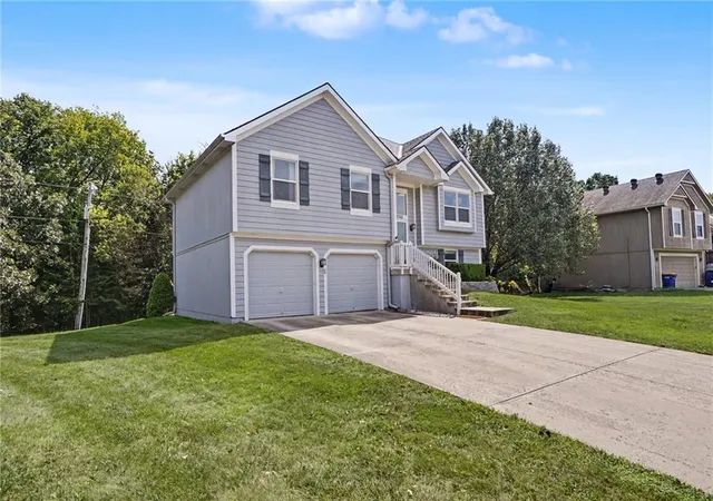 Photo 3 of Single family home for sale at 8765 Thompson Dr, De Soto, KS 66018 | MLS# 2640983 | Listing updated on 2026-09-17